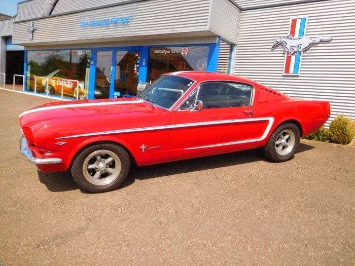 Candyapple red Ford Mustang 1966 fastback #703