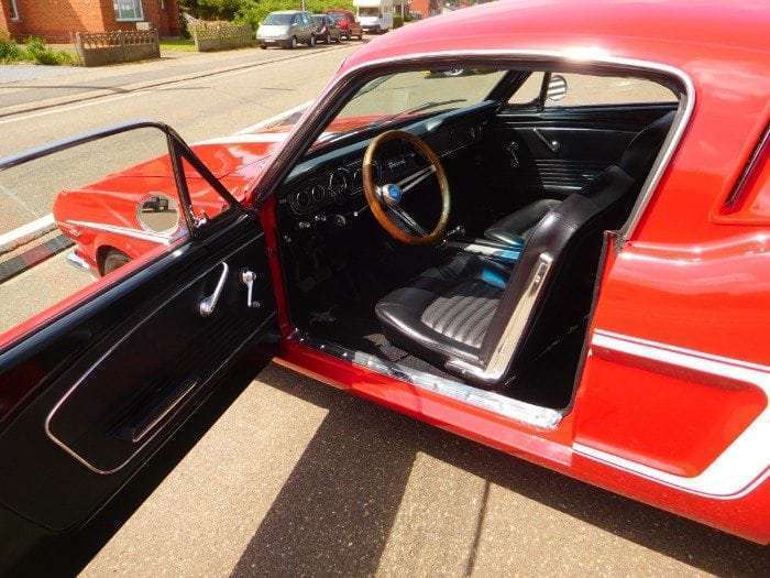 Candyapple red Ford Mustang 1966 fastback standard black interior #703