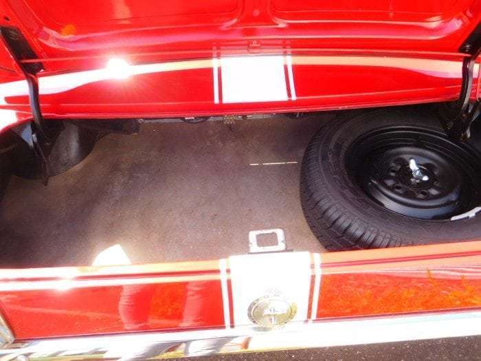 Candyapple red Ford Mustang 1966 fastback trunk #703