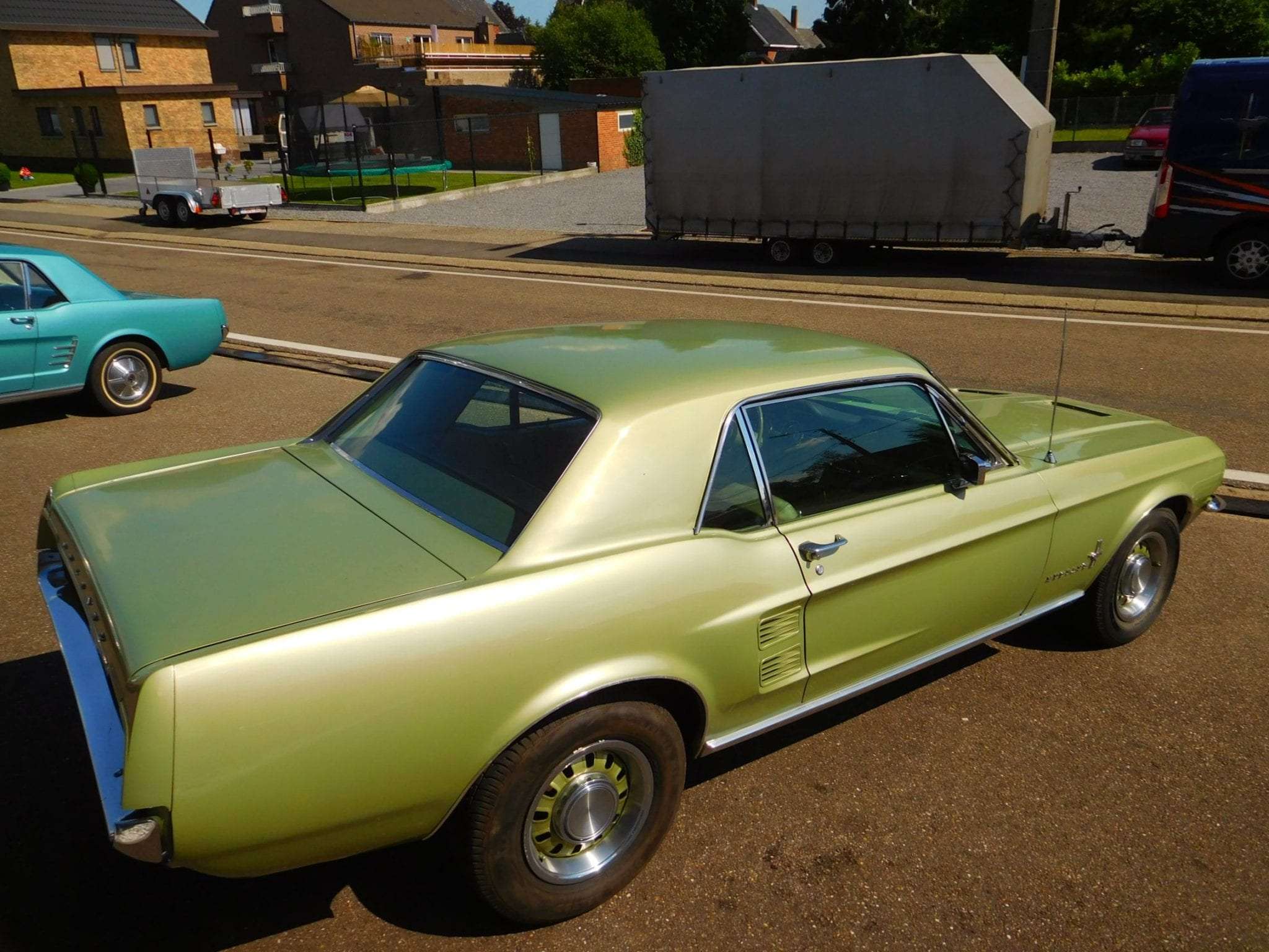 Lime gold green Ford Mustang 1967 coupe #705