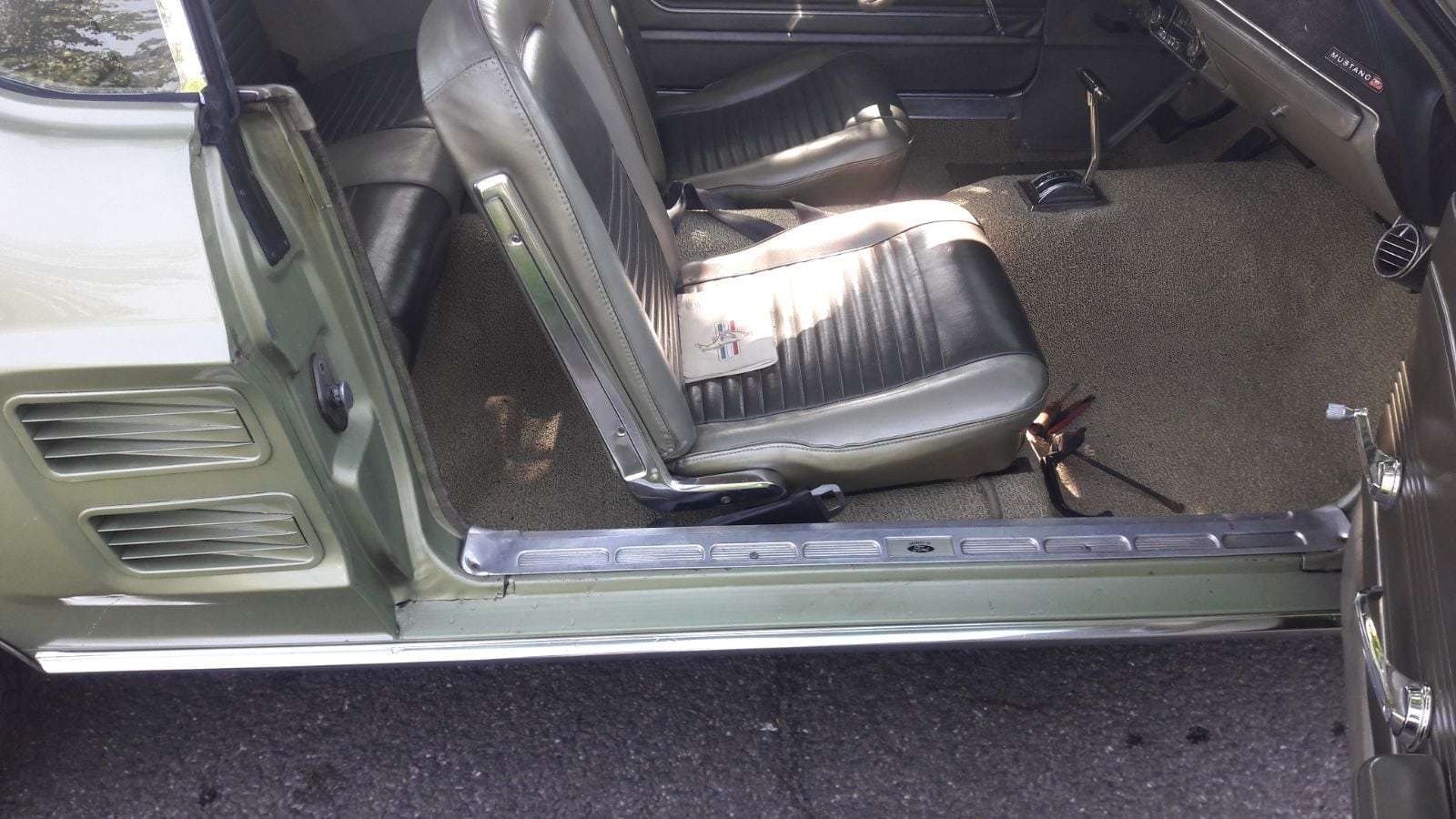 Lime gold green Ford Mustang 1967 coupe standard green interior #705
